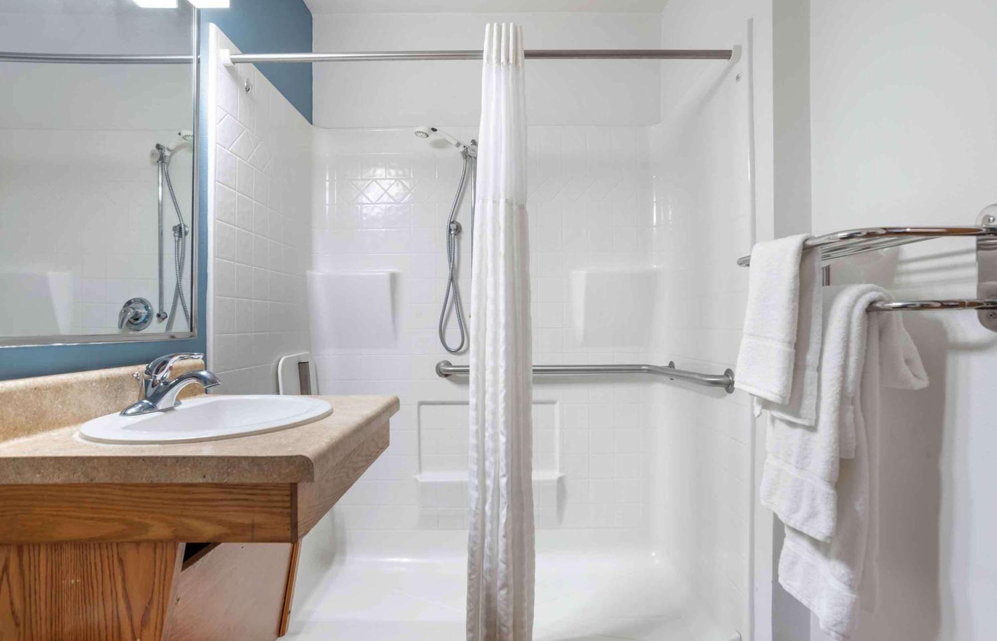 Extended Stay America Select Suites - Cleveland - Avon Esterno foto